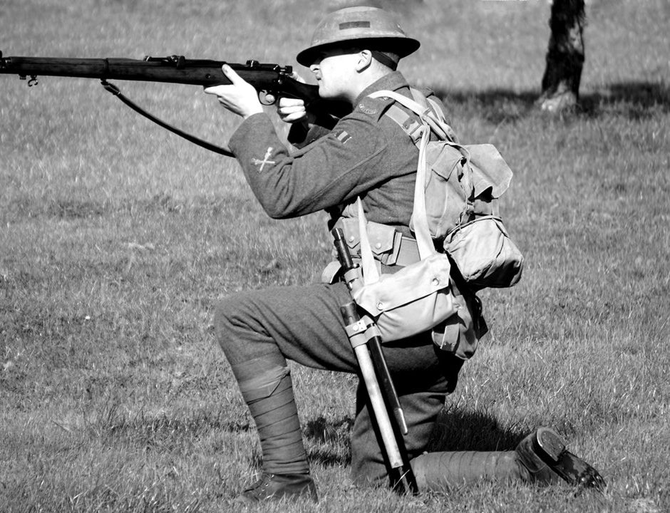 Gammeldags soldat med rifle